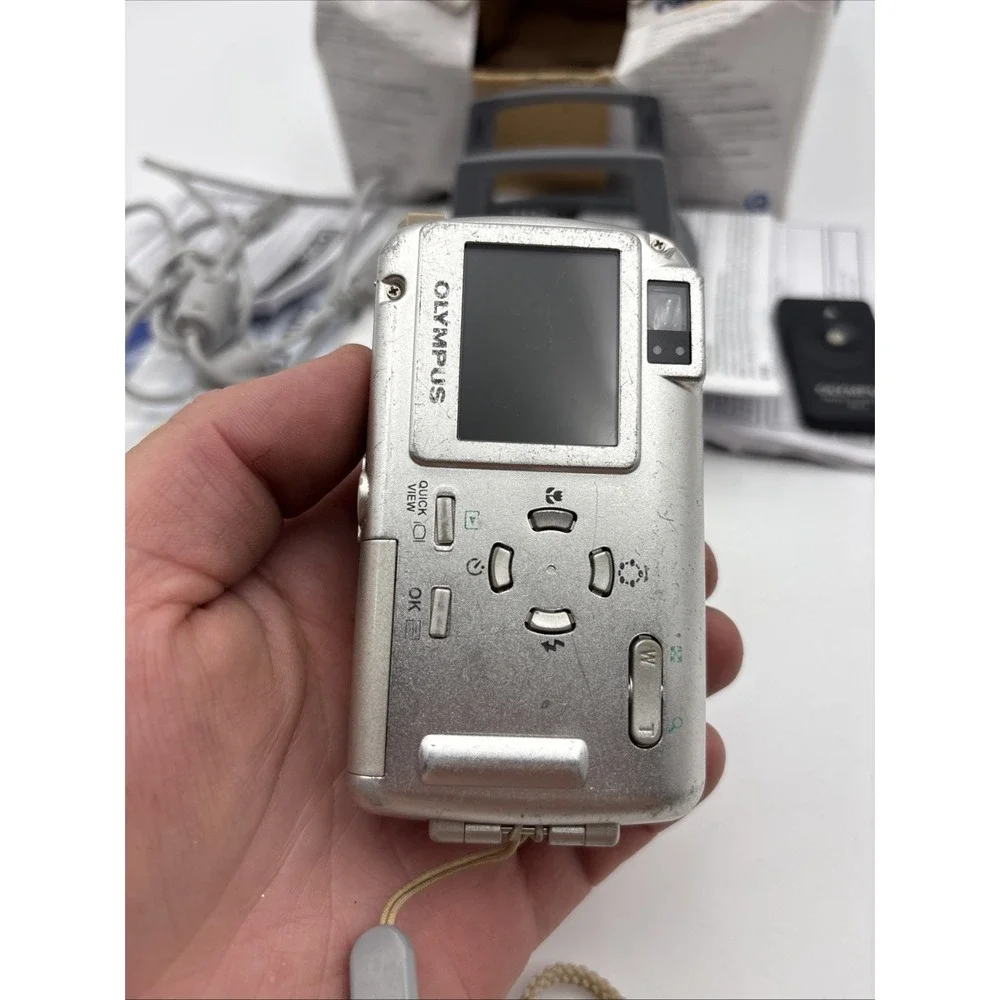Olympus Stylus 300 Digital Camera 3.2MP Silver 3x Zoom TESTED No Battery
